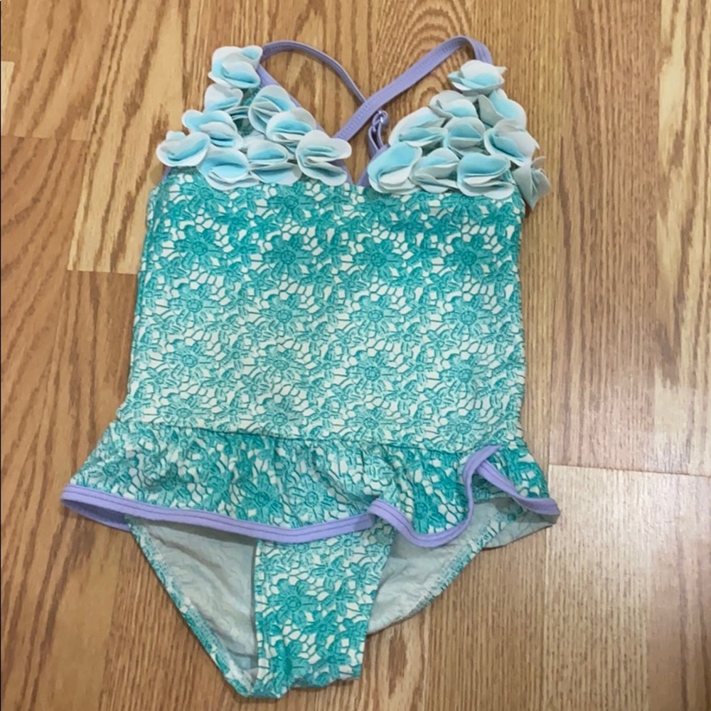 Girls size 6 one piece bathing suit